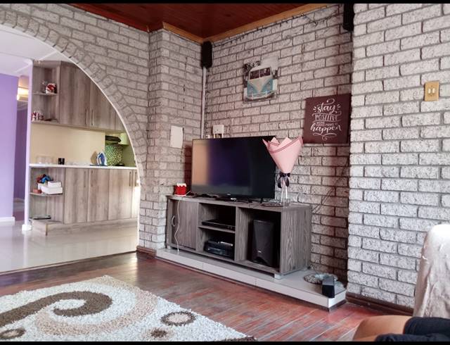3 BEDROOM FREESTANDING FOR SALE IN BEACON VALLEY
